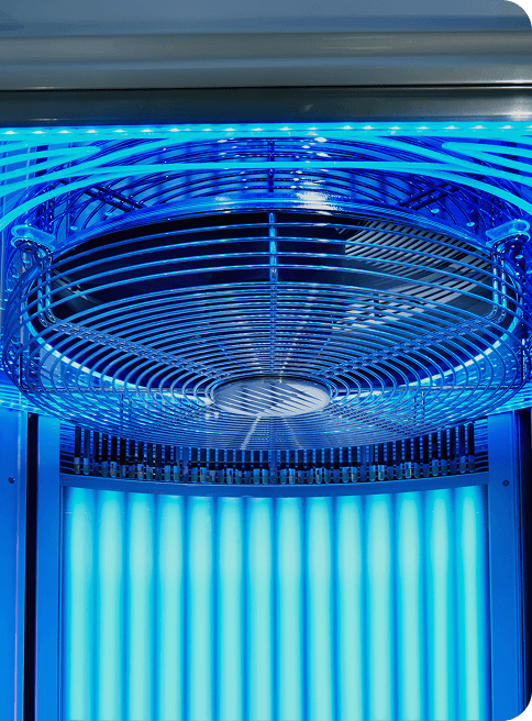 Vue intérieure d'une cabine de bronzage UV